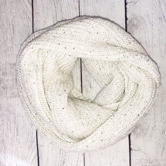 H&M Sparkle Infinity Scarf - Picture 7 of 7